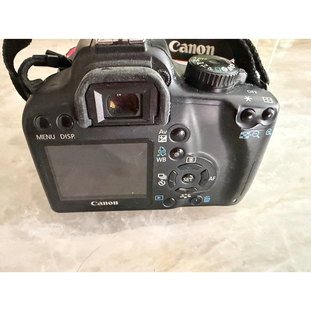 Canon EOS Rebel XS Digital SLR‎ Camera  18-55mm Not Tested for Parts No Charger